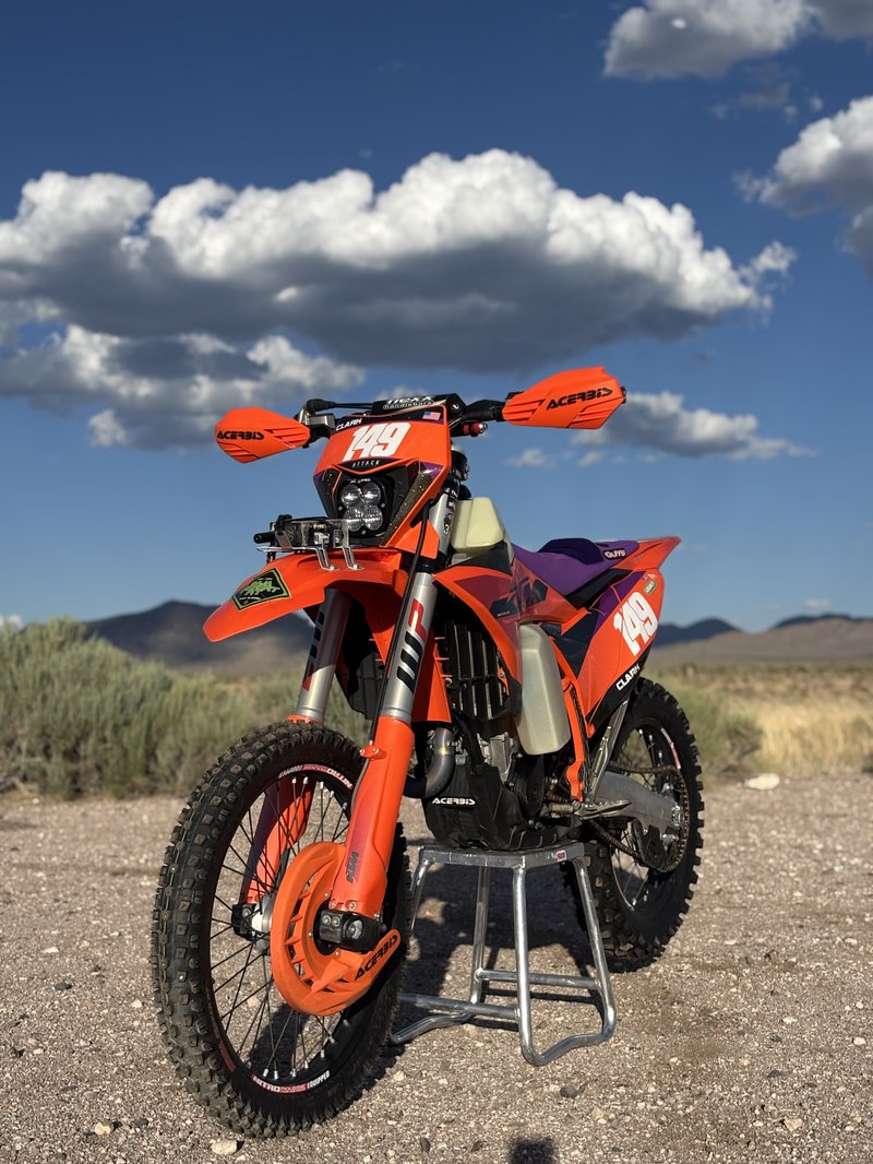 Isaiah Clark (Open Expert Motorcycle Vehicle Photo)