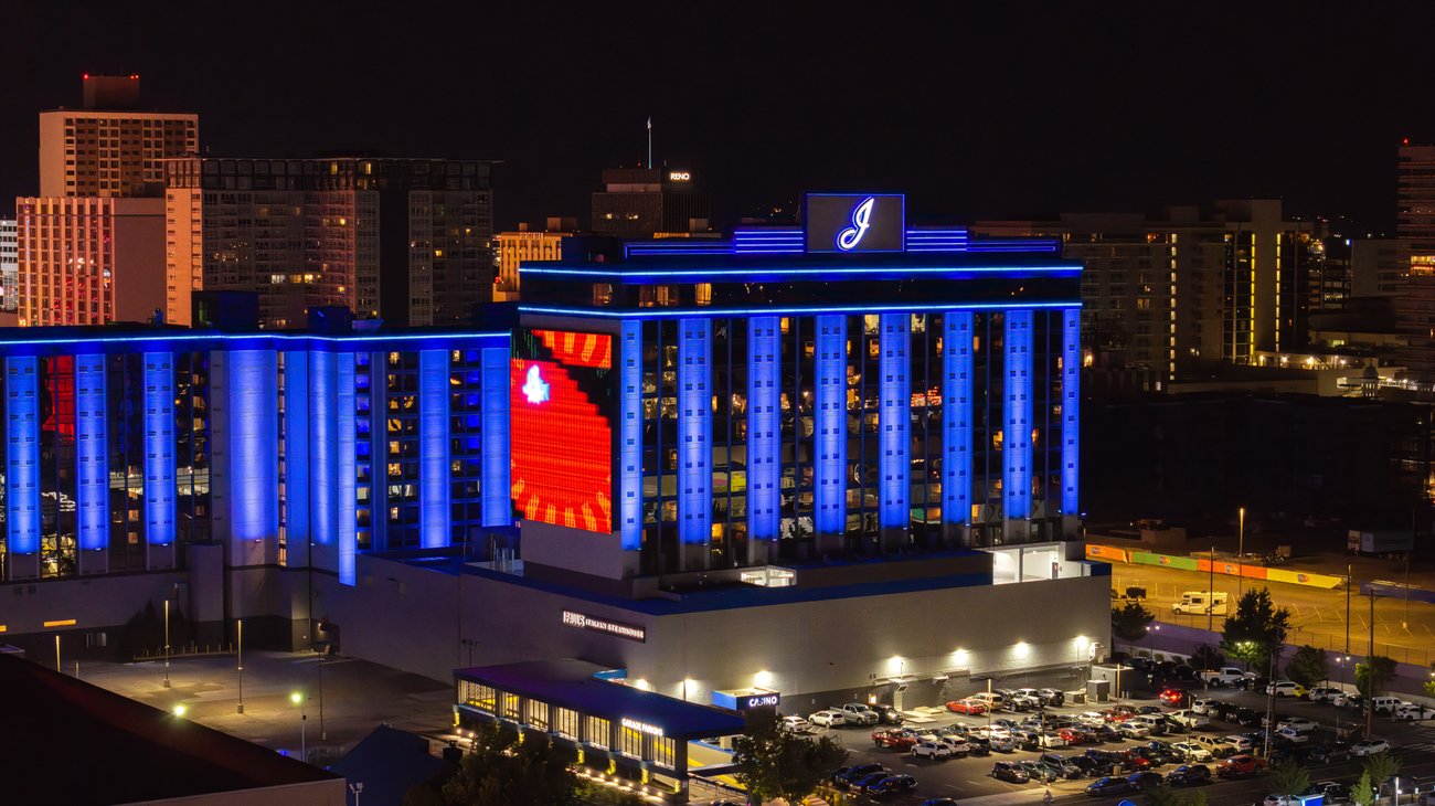 j-resort-reno-01